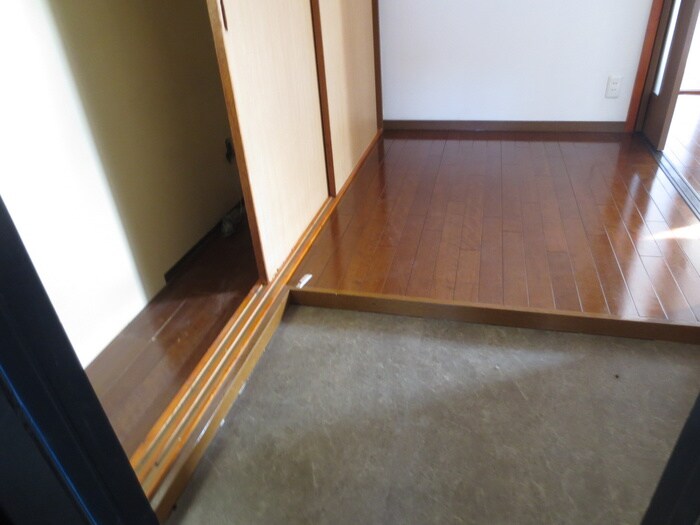 物件内観写真15　(玄関)