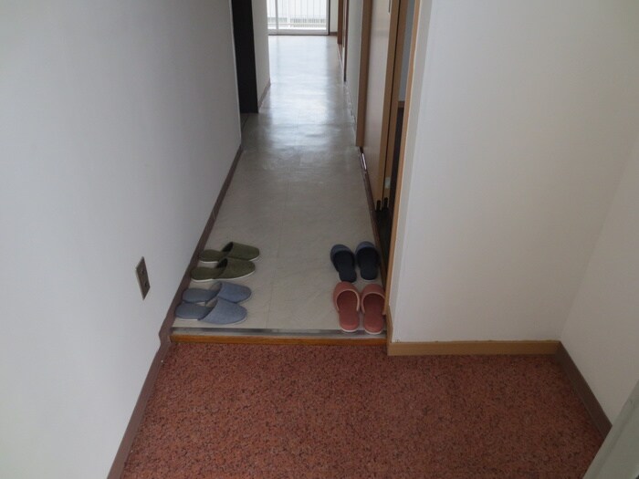 物件内観写真15　(玄関)