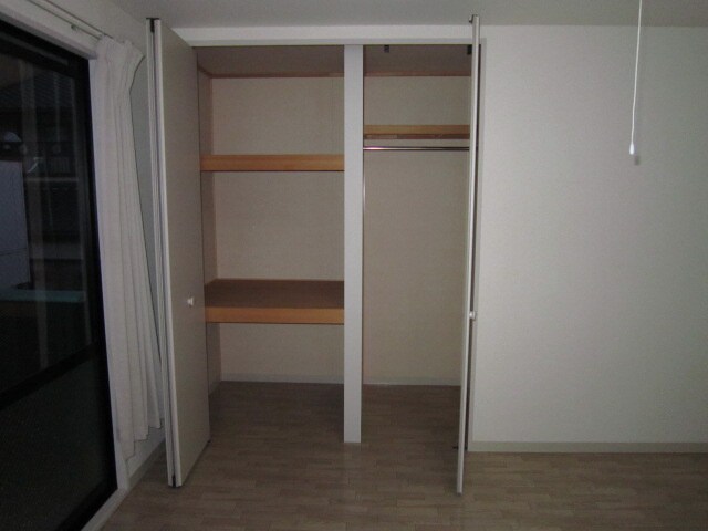 物件内観写真12　(収納)