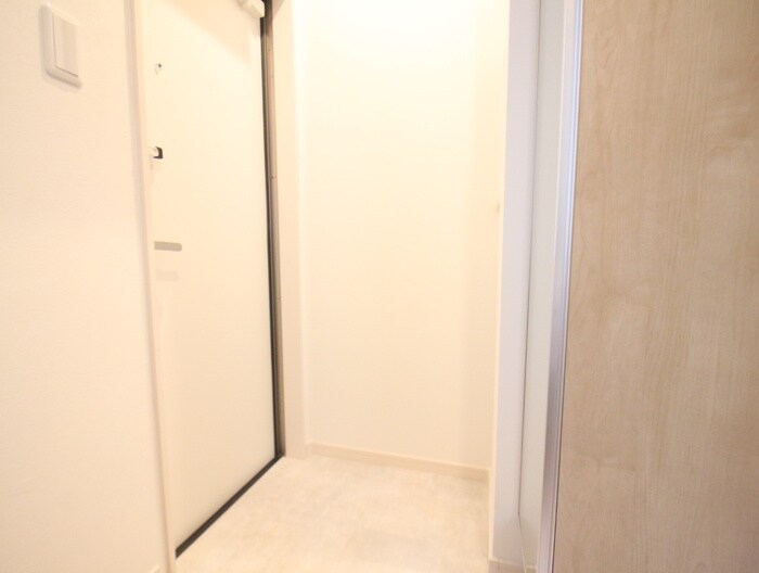 物件内観写真17　(玄関)