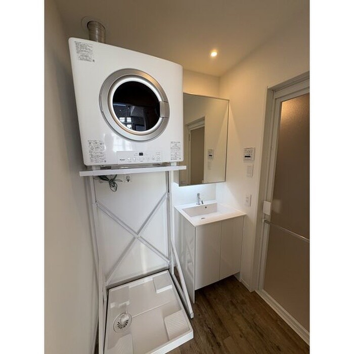 物件内観写真6　(洗濯機置場)