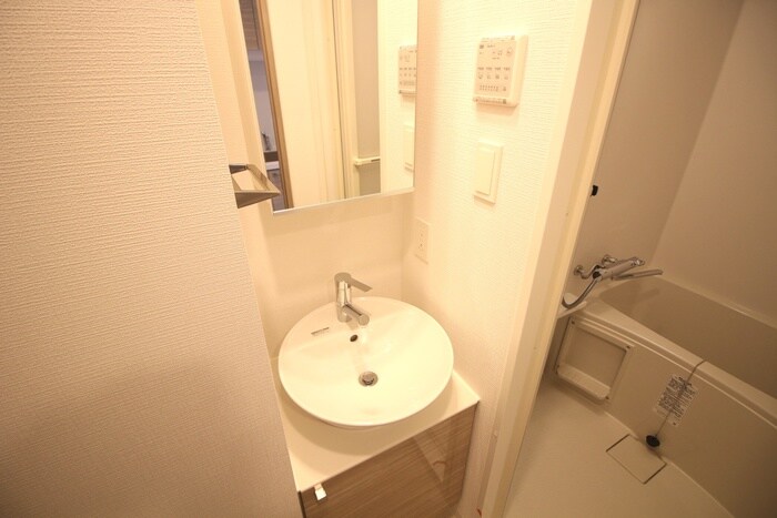 物件内観写真11　(洗面)