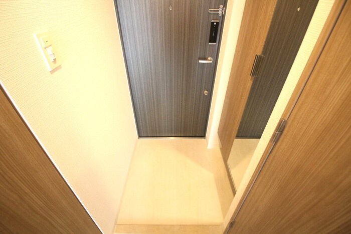 物件内観写真14　(玄関)
