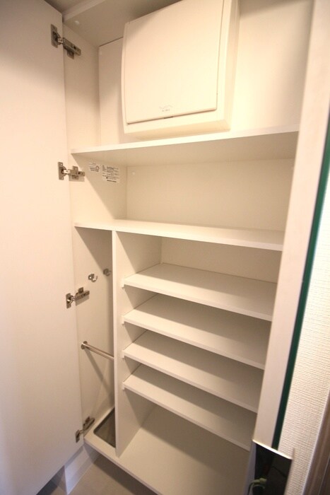 物件内観写真15　(靴箱)