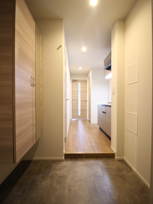 物件内観写真17　(玄関)