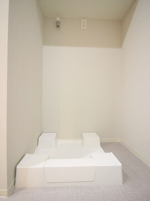 物件内観写真18　(洗濯機置場)