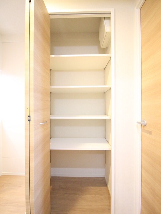 物件内観写真21　(収納)