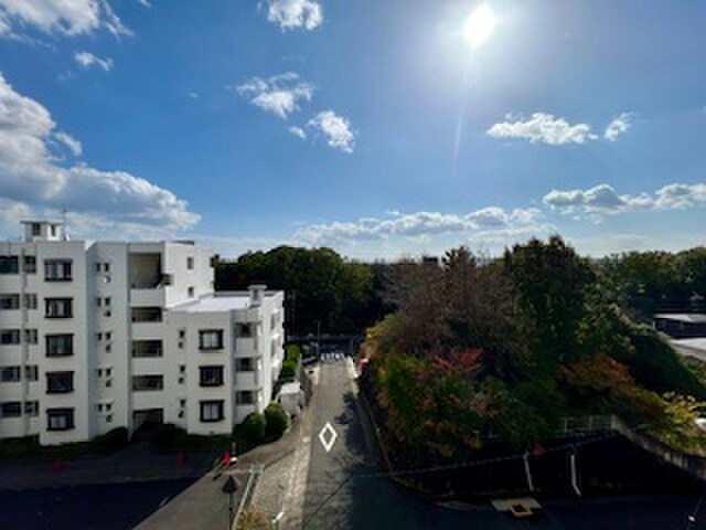 物件内観写真16　(室内からの展望)