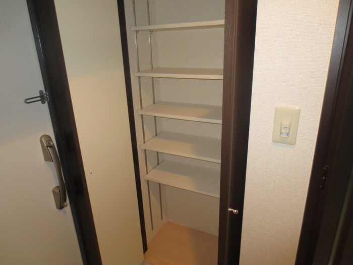 物件内観写真7　(靴箱)