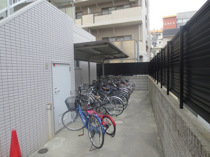 物件外観写真5　(駐輪場)