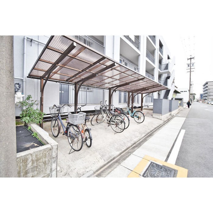 物件外観写真3　(駐車場)