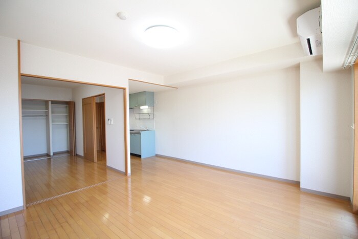 物件内観写真9　(居室)