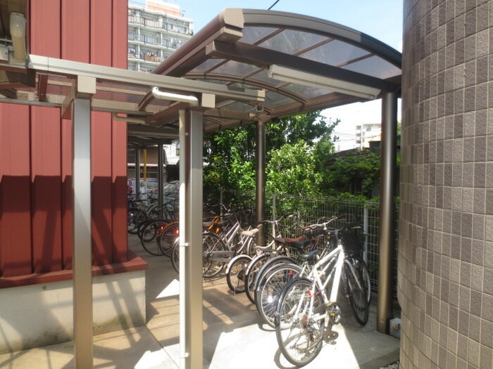物件外観写真4　(駐輪場)