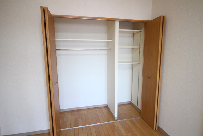 物件内観写真12　(収納)