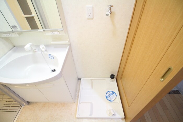 物件内観写真14　(洗濯機置場)