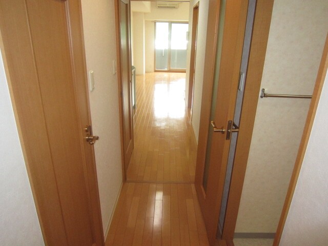 物件内観写真16　(廊下)