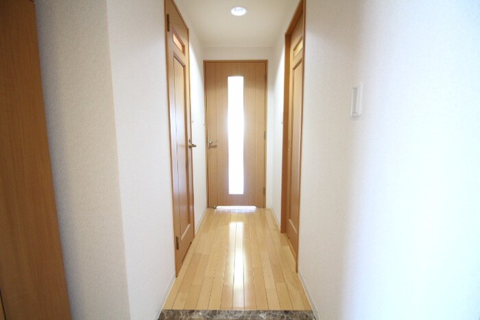 物件内観写真20　(廊下)