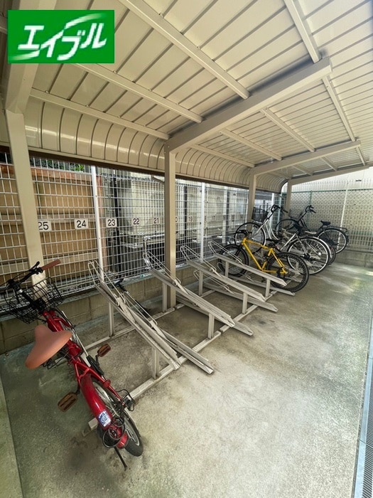 物件外観写真6　(駐輪場)
