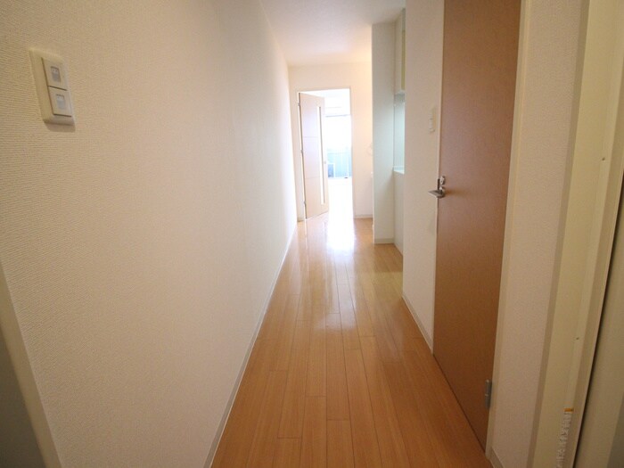 物件内観写真17　(廊下)