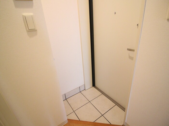 物件内観写真18　(玄関)