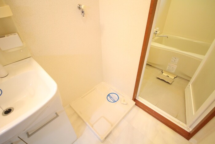 物件内観写真13　(洗濯機置場)