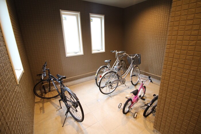 物件外観写真6　(駐輪場)