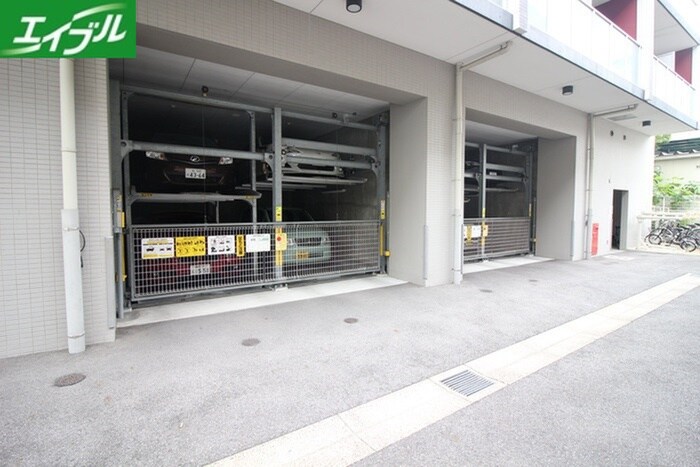 物件外観写真2　(駐車場)