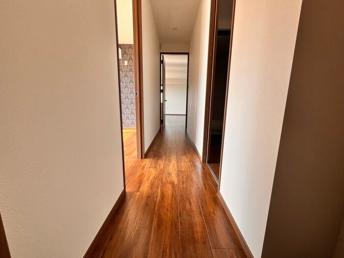 物件内観写真15　(廊下)