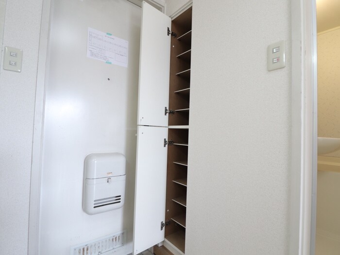 物件内観写真13　(靴箱)