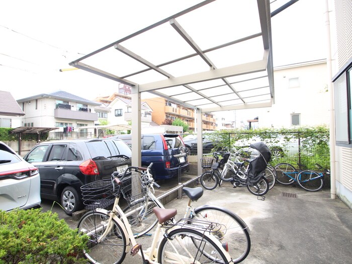 物件外観写真4　(駐輪場)