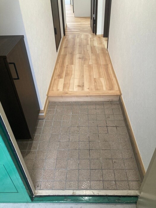 物件内観写真13　(玄関)