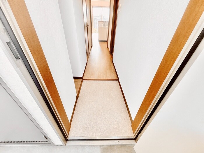 物件内観写真14　(玄関)