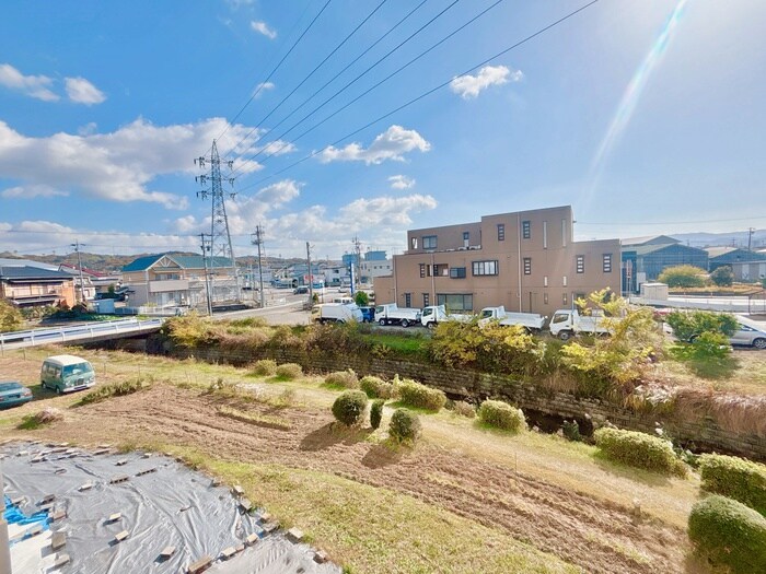 物件内観写真16　(室内からの展望)