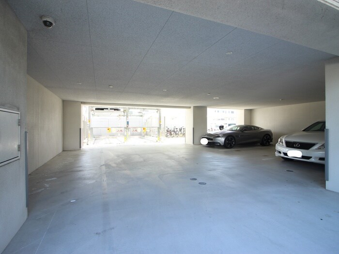 物件外観写真2　(駐車場)