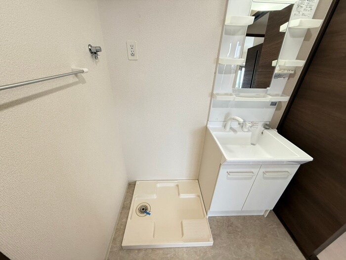 物件内観写真15　(洗濯機置場)