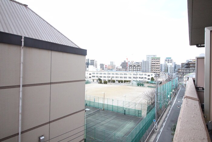 物件内観写真15　(室内からの展望)