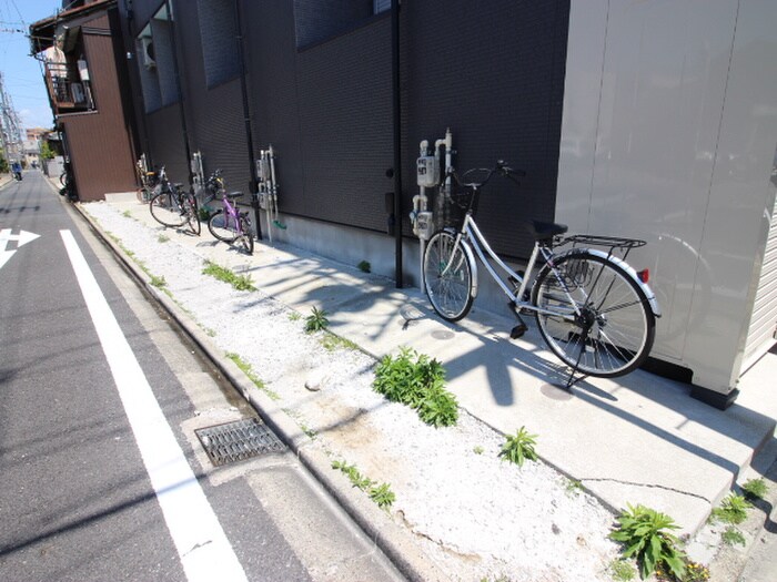 物件外観写真3　(駐輪場)