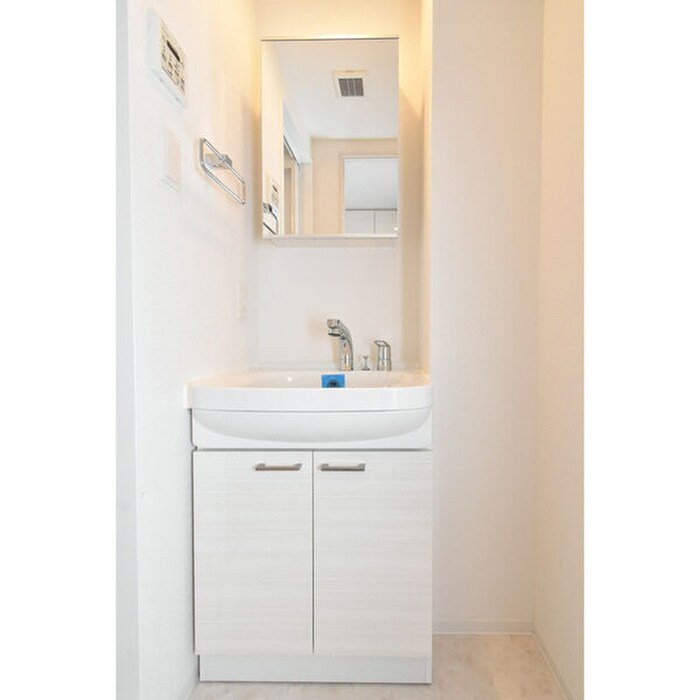 物件内観写真8　(洗面)