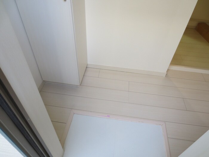 物件内観写真10　(玄関)