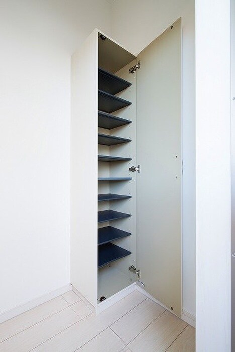 物件内観写真12　(収納)