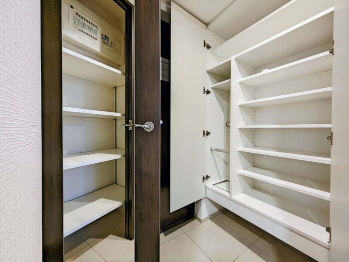 物件内観写真18　(靴箱)