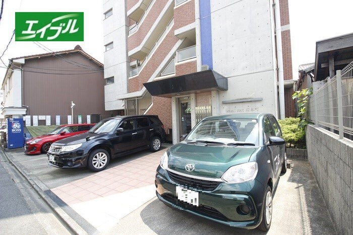 物件外観写真2　(駐車場)