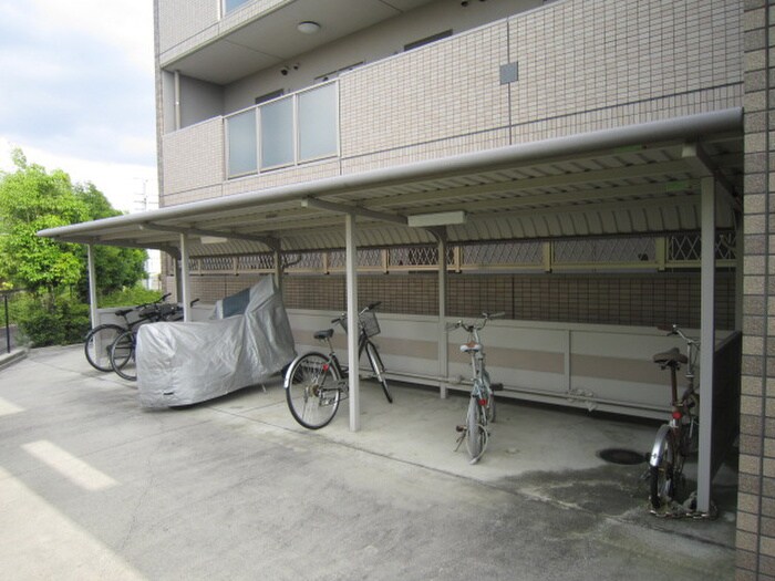 物件外観写真5　(駐輪場)