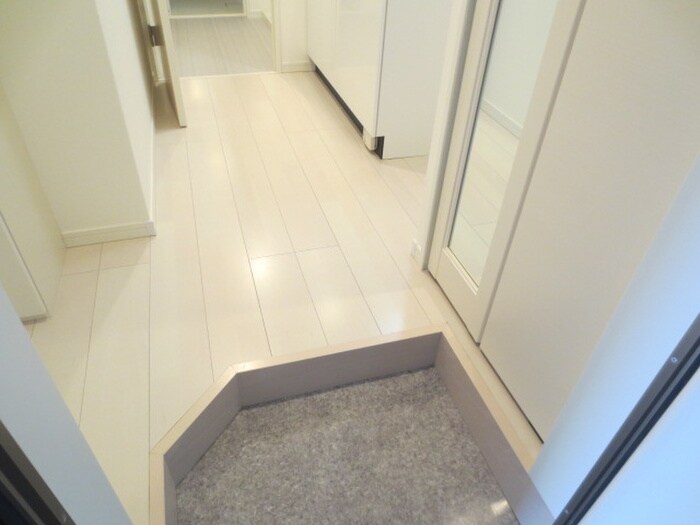 物件内観写真15　(玄関)