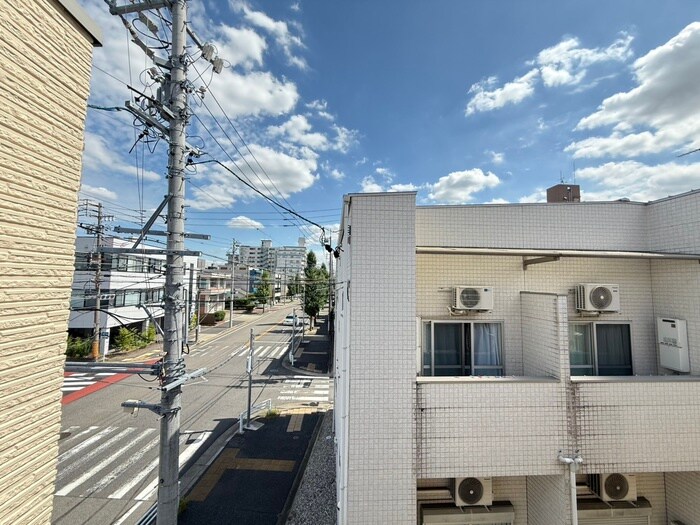 物件内観写真17　(室内からの展望)