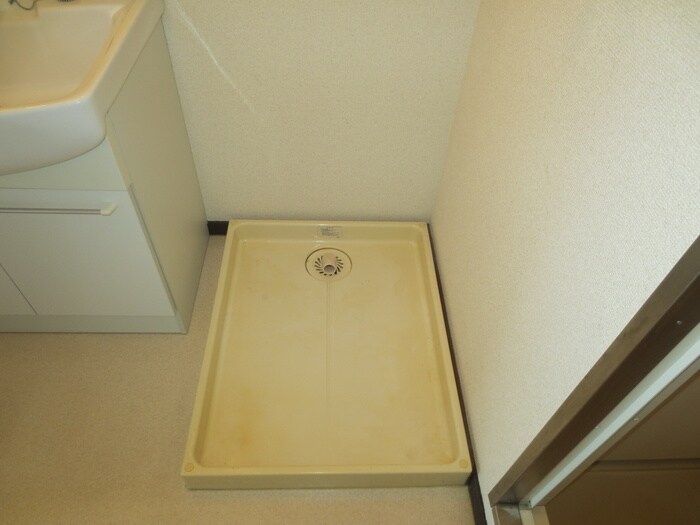 物件内観写真15　(洗濯機置場)