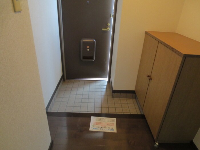 物件内観写真19　(玄関)