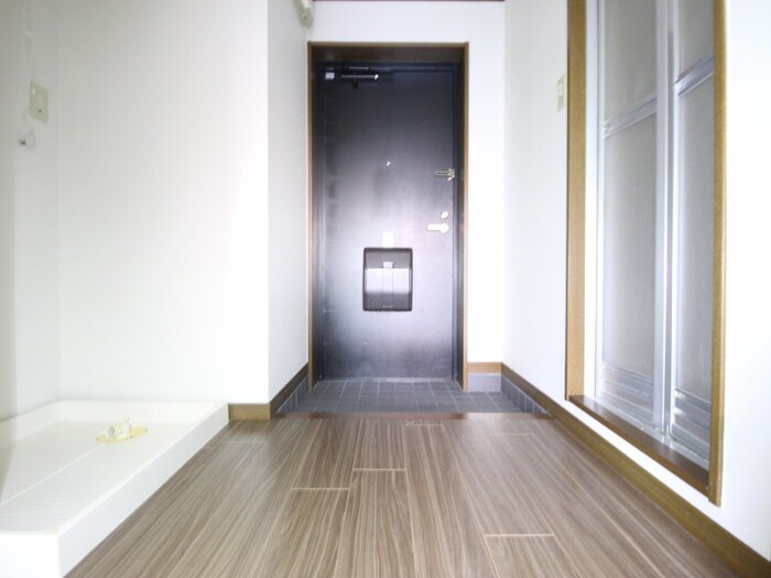 物件内観写真18　(玄関)