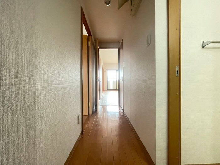 物件内観写真20　(廊下)