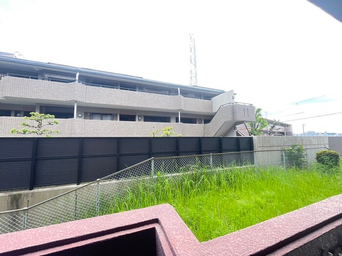 物件内観写真15　(室内からの展望)